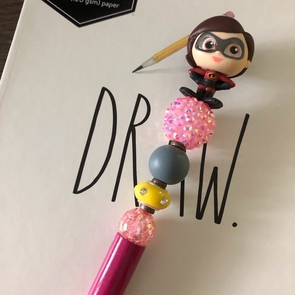 Disney Doorables: The Incredibles: Elastic Girl (Helen Parr) handmade beaded pen